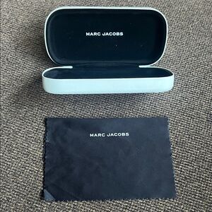 THE MARC JACOBS SUN GLASSES white CASE with cloth